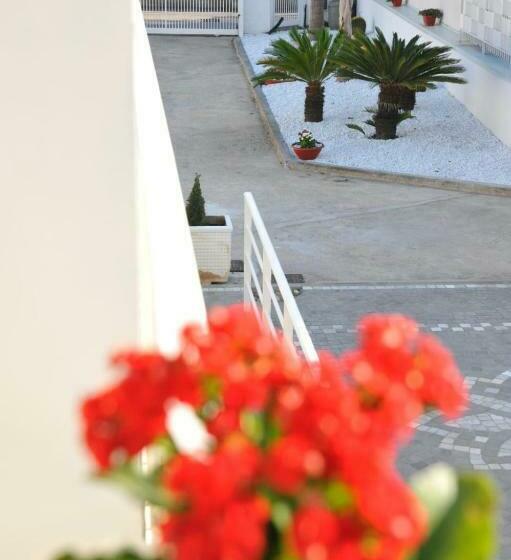 コンフォートトリプルルーム, B&b Le Due Rose