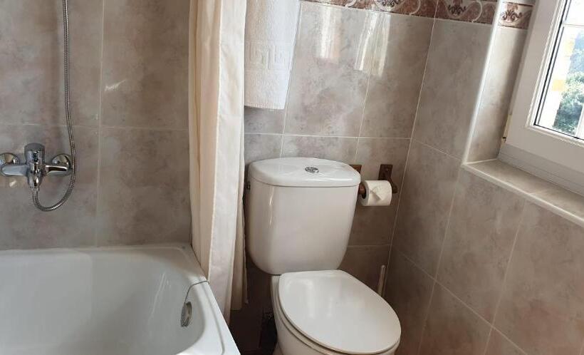 اتاق استاندارد سه نفره, Hospedaje Vistamar