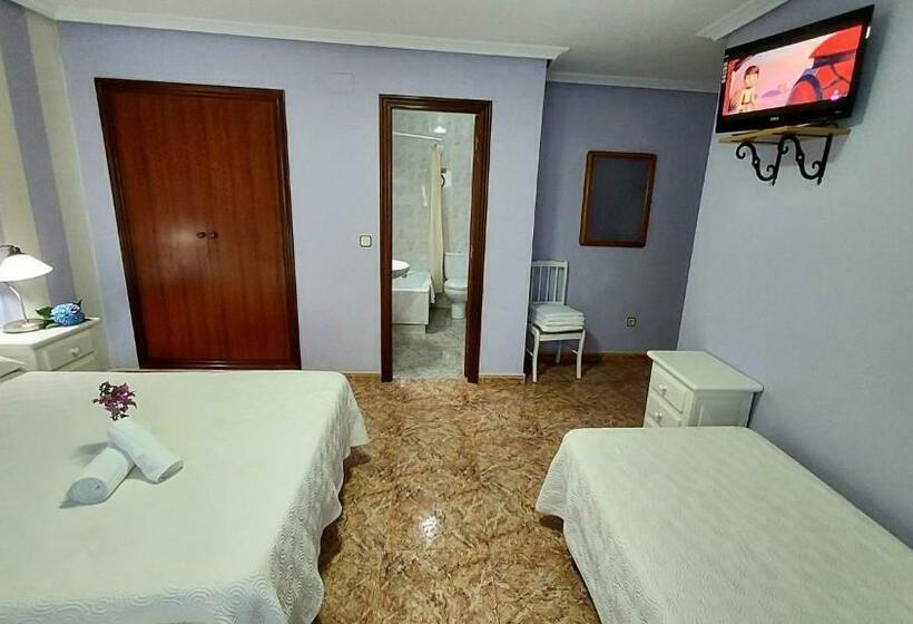 اتاق استاندارد چهار تخته, Hospedaje Vistamar