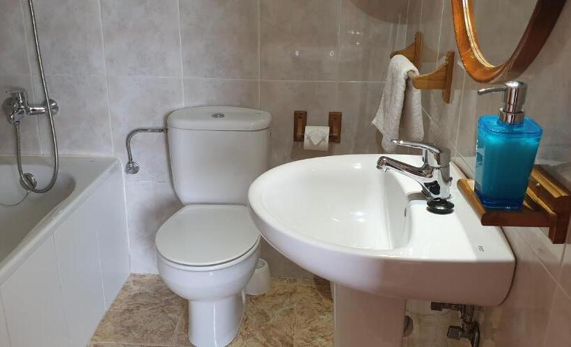 اتاق استاندارد سه نفره, Hospedaje Vistamar