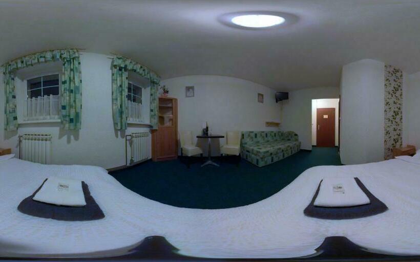 חדר סטנדרט לארבעה, Penzion Erika