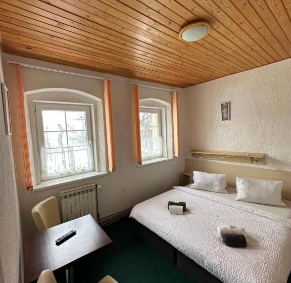 חדר סטנדרט לארבעה, Penzion Erika