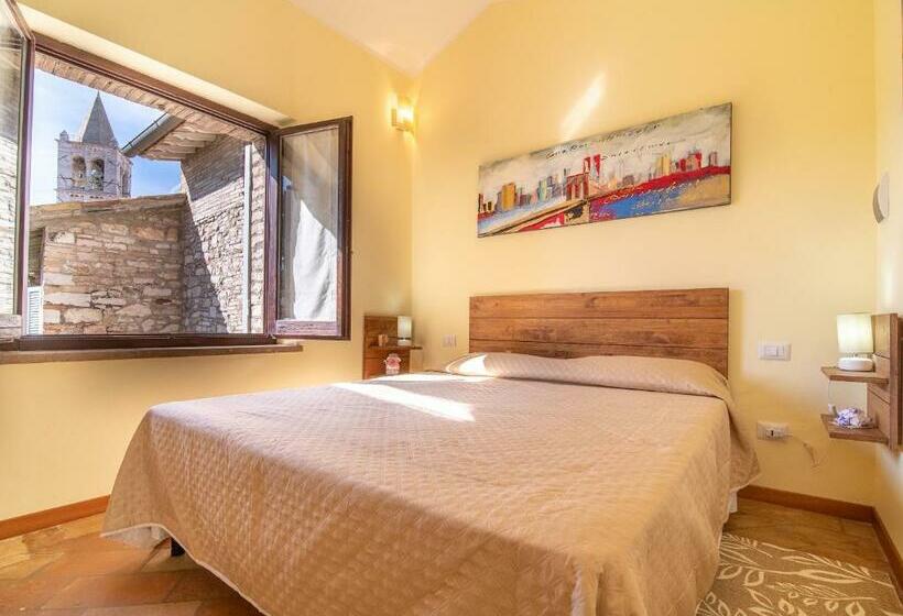 اتاق استاندارد با چشم‌انداز باغ, Terrazza Santa Chiara