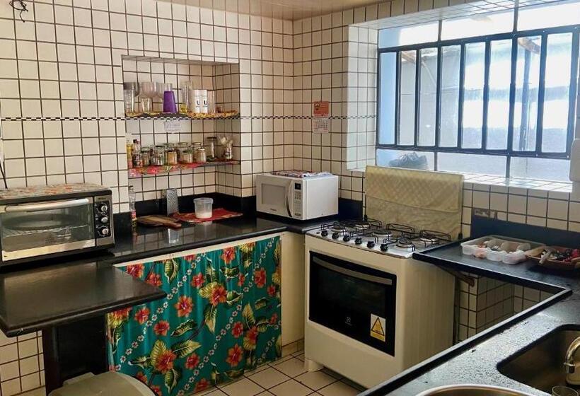 اتاق اکونومی یک تخته, Vila Santê