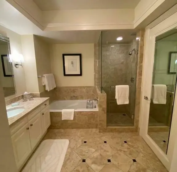 スタンダードスタジオ, Private Condo Hotel At Four Seasons Brickell