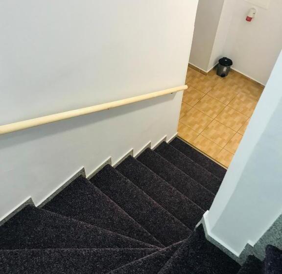 デラックスファミリールーム, Sunshine Pension