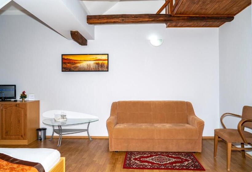 デラックスファミリールーム, Sunshine Pension