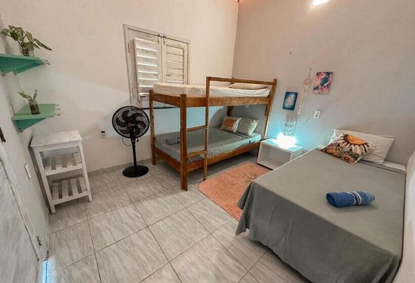 스탠다드 트리플 발코니 룸, Vila Da Sereia Hostel E Pousada