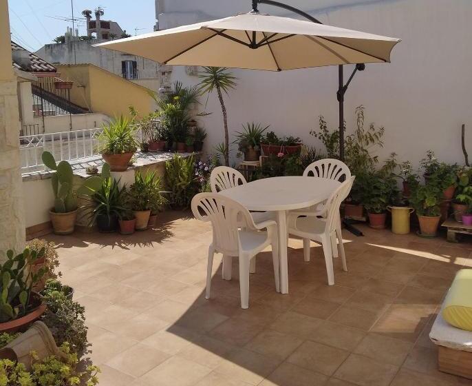 Camera Familiare, Attica B&b