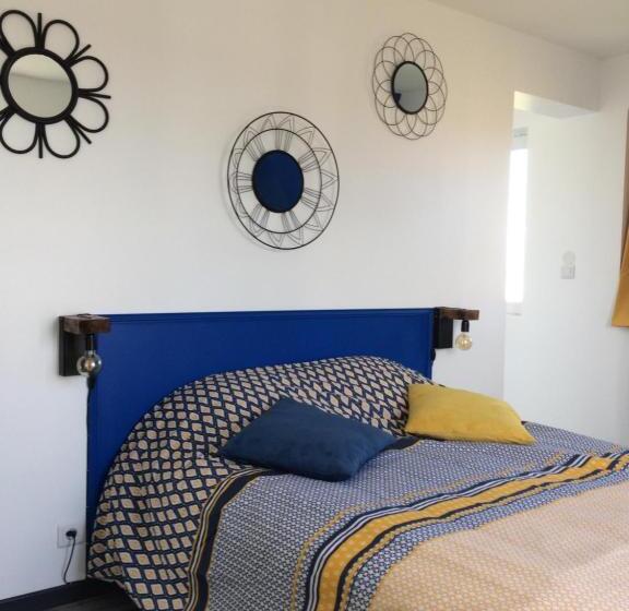 غرفة قياسية, Au Pied De La Dune