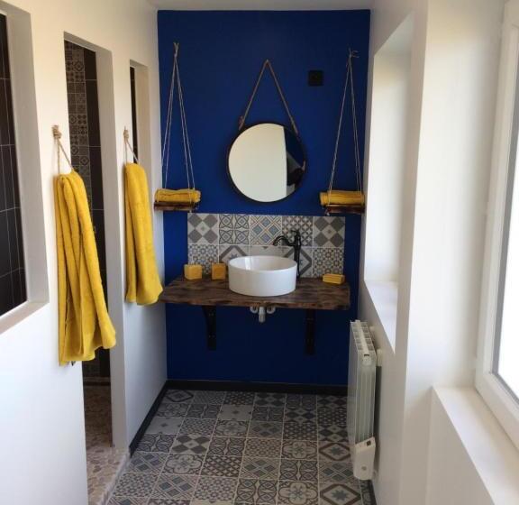 غرفة قياسية, Au Pied De La Dune