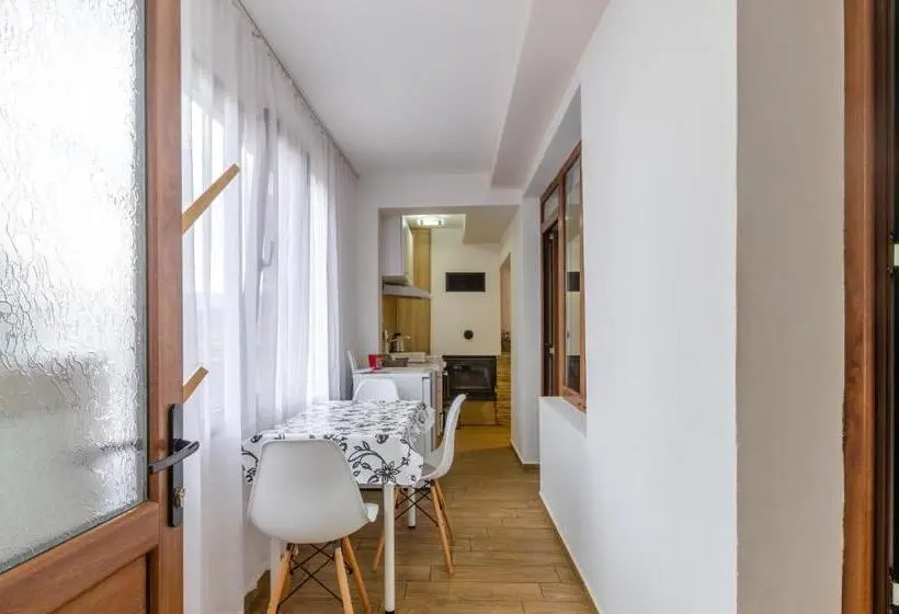 Standard Kolmen Hengen Huone, къща за гости виктория
