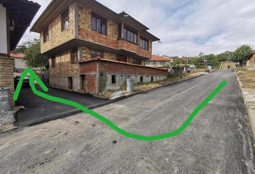 スリーベッドルーム　ヴィラ, къща за гости виктория