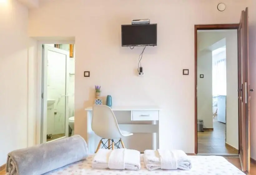 Villa 3 Makuuhuonetta, къща за гости виктория
