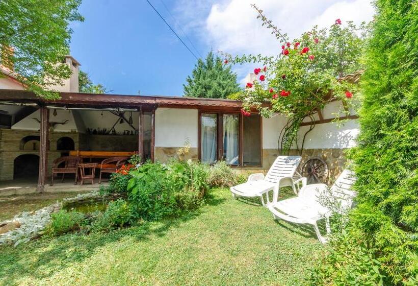 スタンダードトリプルルーム, къща за гости виктория