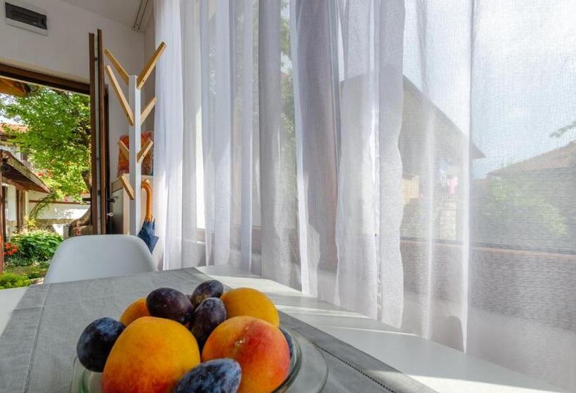 スリーベッドルーム　ヴィラ, къща за гости виктория