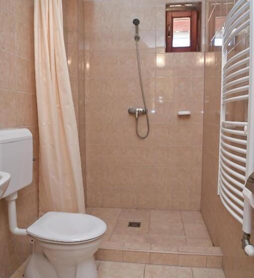 家庭间, Borudvar Vendégház Ii