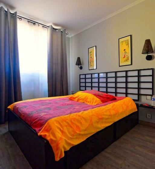 חדר בסיסי, La Chinoiserie