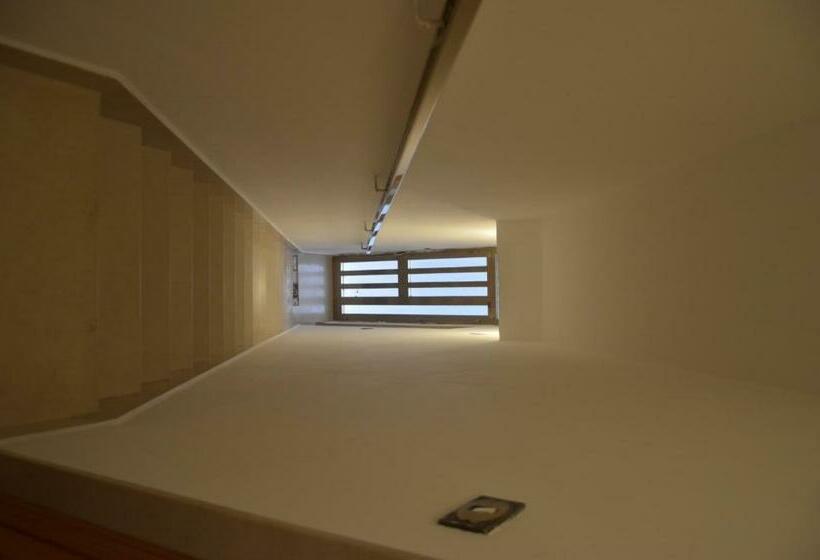 اتاق استاندارد با بالکن, Only Bed