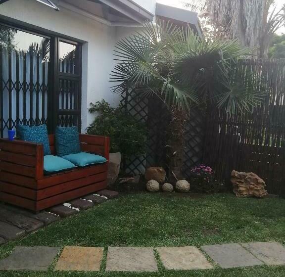 Family Suite, Roxy S Rest Guest House