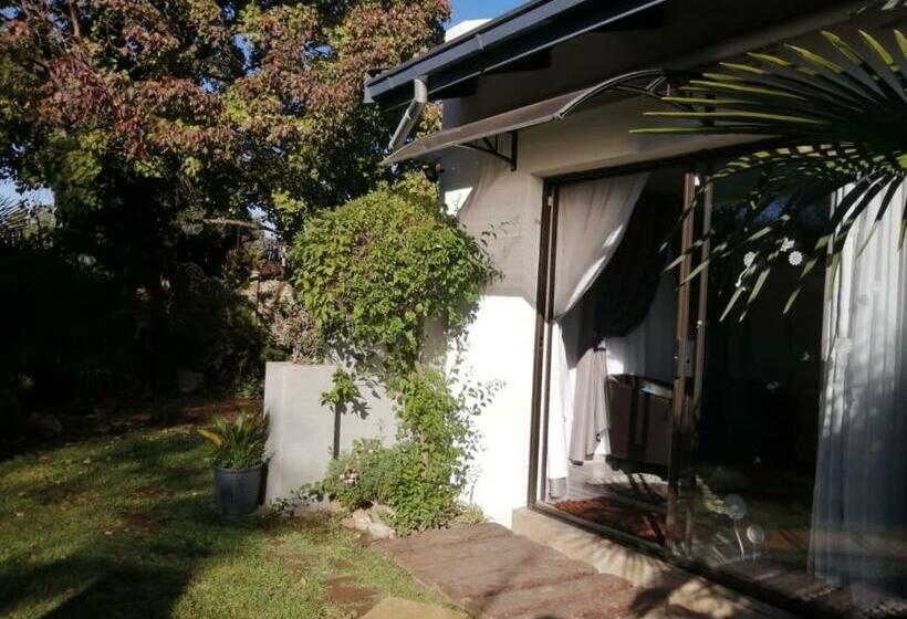 Family Suite, Roxy S Rest Guest House