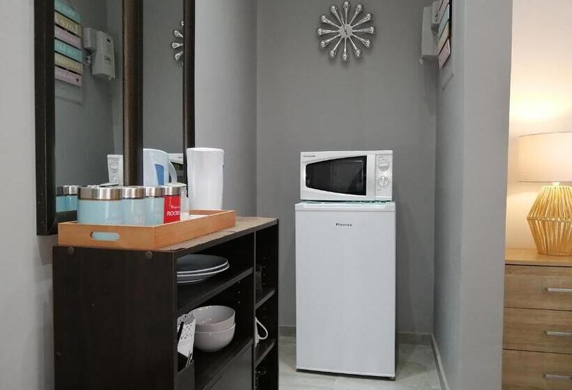 Номер Стандарт Вид на Сад, Roxy S Rest Guest House