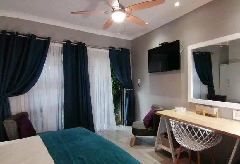 Номер Стандарт Вид на Сад, Roxy S Rest Guest House