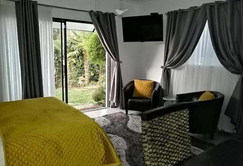 Люкс Повышенной Комфортности, Roxy S Rest Guest House