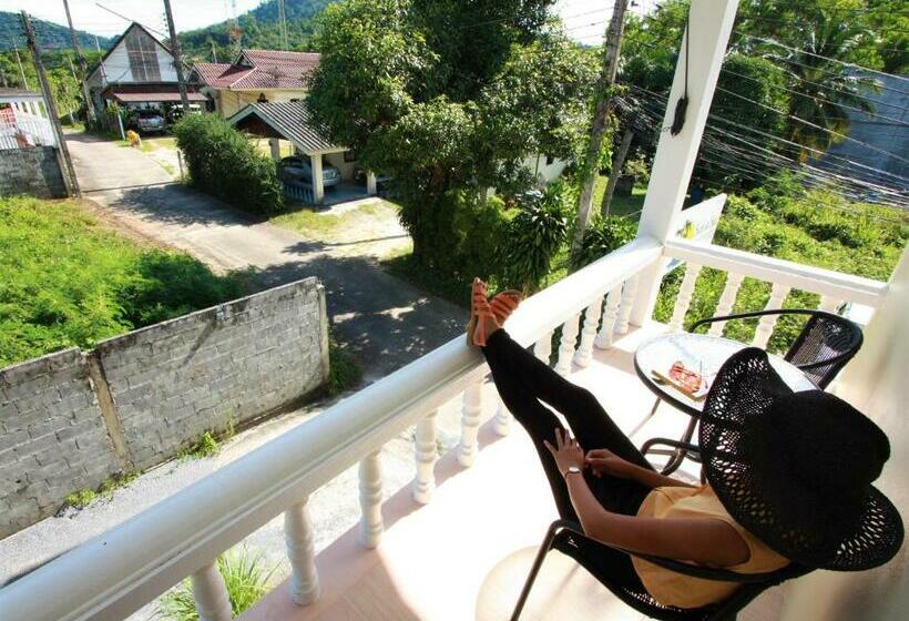 マウンテンビュースタンダードルーム, Sun & Sea Nai Yang Phuket