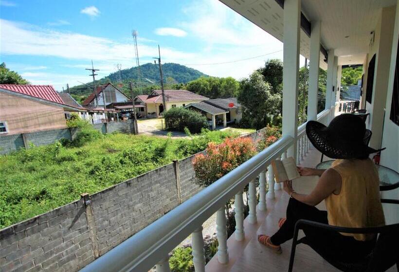 マウンテンビュースタンダードルーム, Sun & Sea Nai Yang Phuket