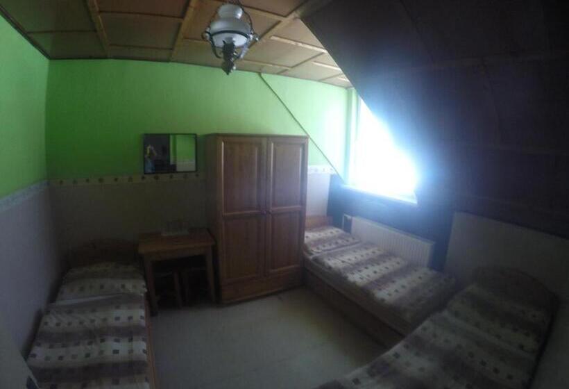 اتاق استاندارد سه نفره, Turistika Ubytovňa Sivá Brada