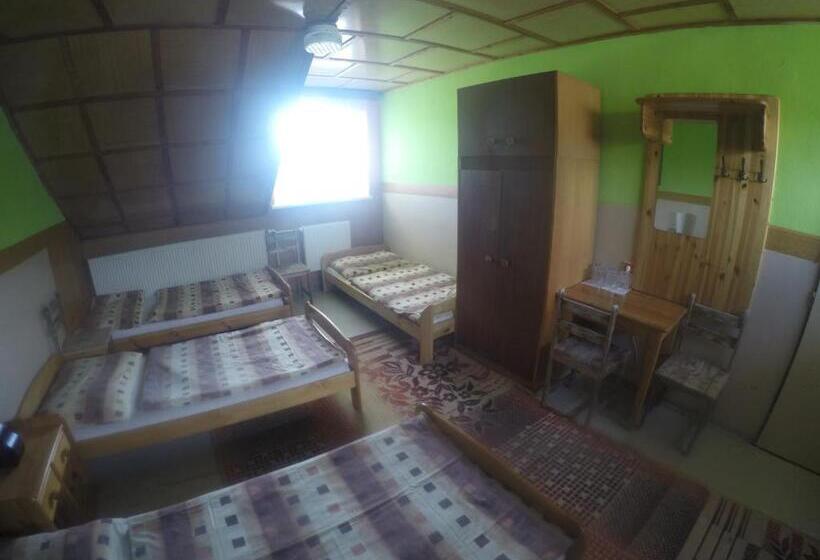 Четырехместный Номер Стандарт, Turistika Ubytovňa Sivá Brada