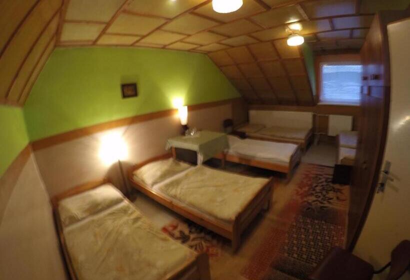 غرفة قياسية رباعية, Turistika Ubytovňa Sivá Brada