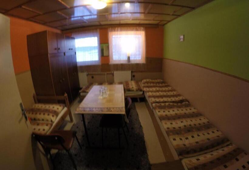 غرفة قياسية رباعية, Turistika Ubytovňa Sivá Brada