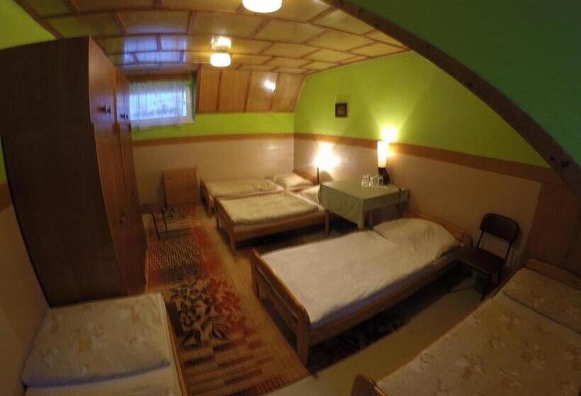 غرفة قياسية رباعية, Turistika Ubytovňa Sivá Brada