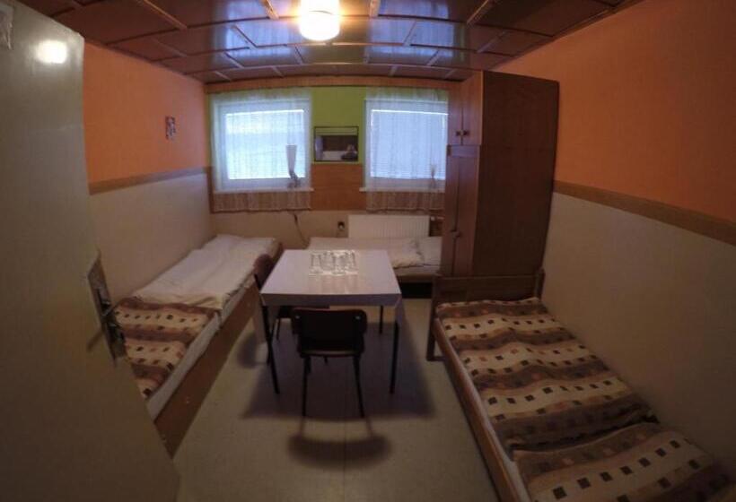 Номер Стандарт Трехместный, Turistika Ubytovňa Sivá Brada