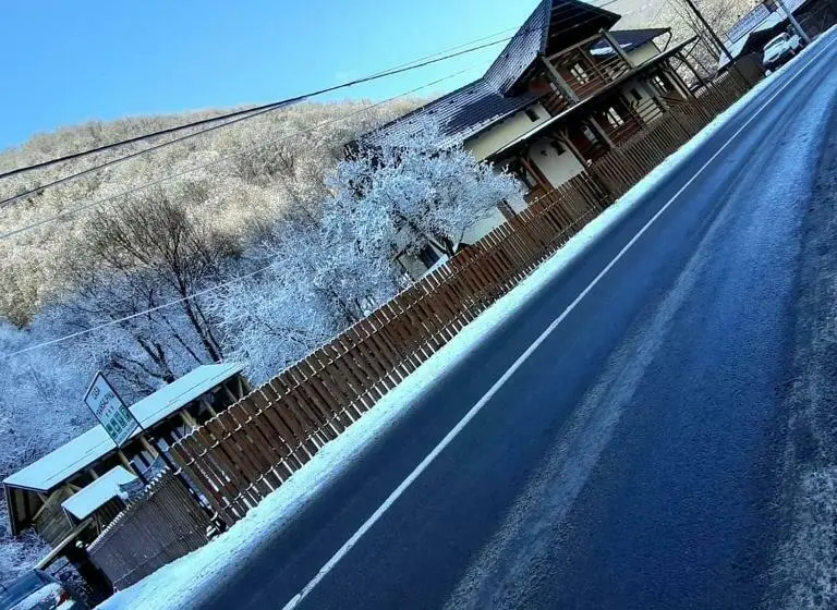スタンダードトリプルルーム, Pensiunea Casa Transalpina