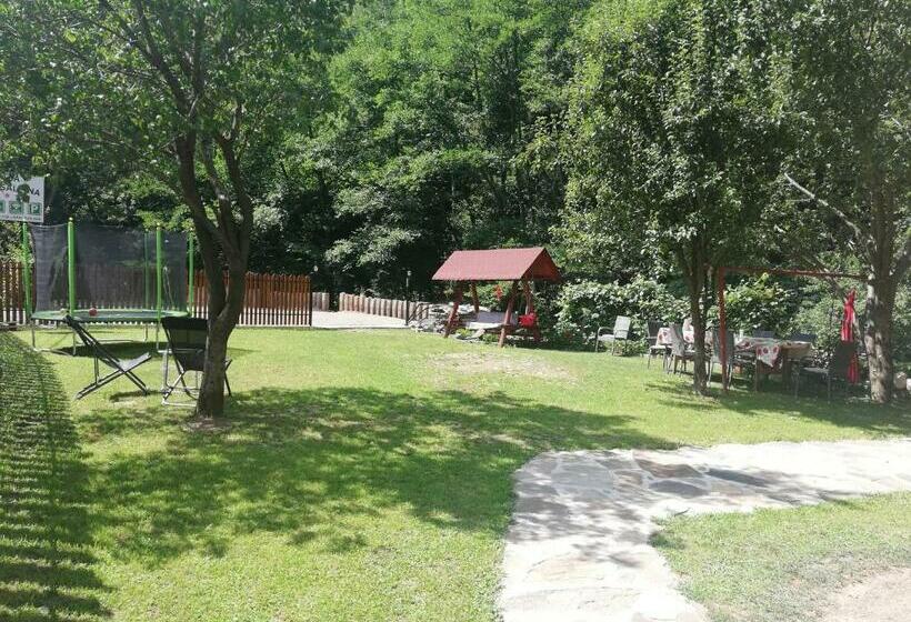 חדר סטנדרט לשלושה, Pensiunea Casa Transalpina