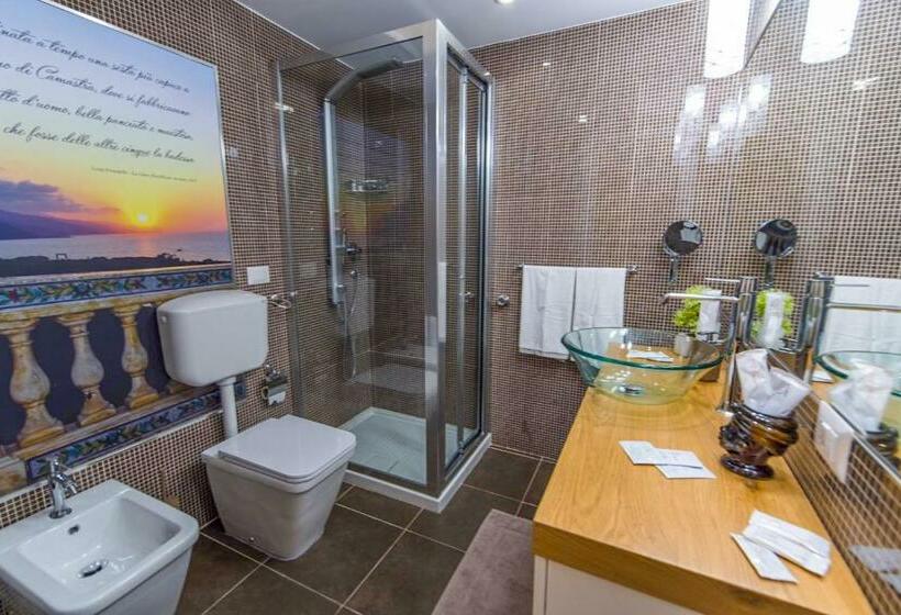 Номер Deluxe Вид на Море с Балконом, The Palace B&b And Apartments