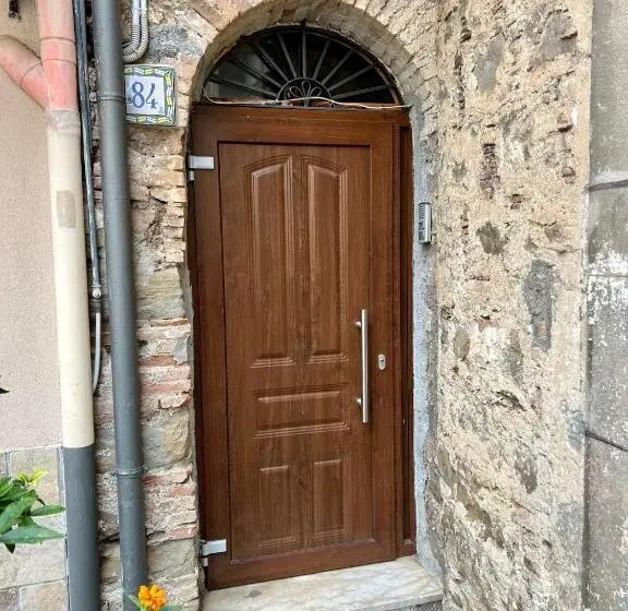 استودیوی لوکس, The Palace B&b And Apartments