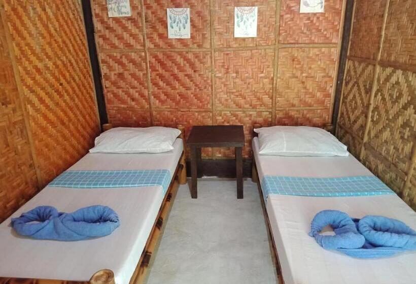 Quarto Estandar Banheiro Compartilhado, Walkerz Inn