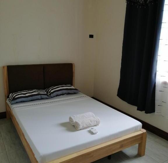 Deluxe Rum, Walkerz Inn