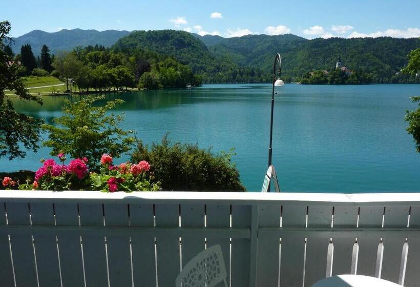 اتاق استاندارد با چشمانداز دریاچه, B&b Pletna A Double Lake View Room