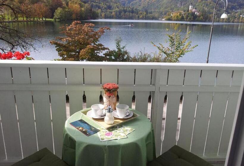 اتاق استاندارد سه نفره, B&b Pletna A Double Lake View Room