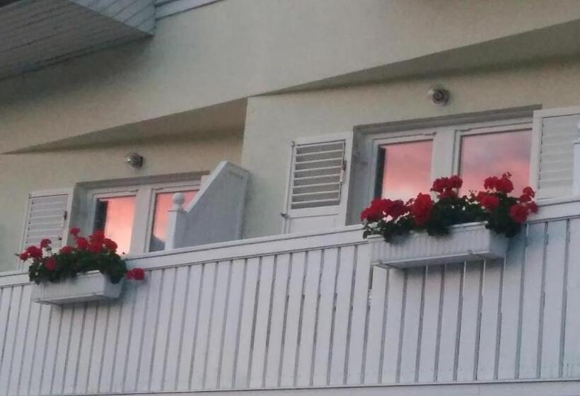 اتاق استاندارد سه نفره, B&b Pletna A Double Lake View Room