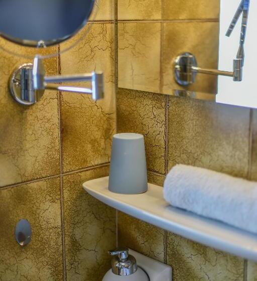 标准单人间, Garni Stübele