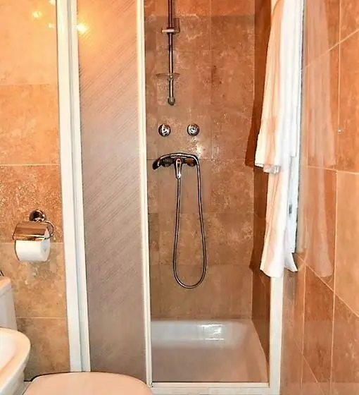 Standard-studio, Downtown Apartments With Shared Kitchen