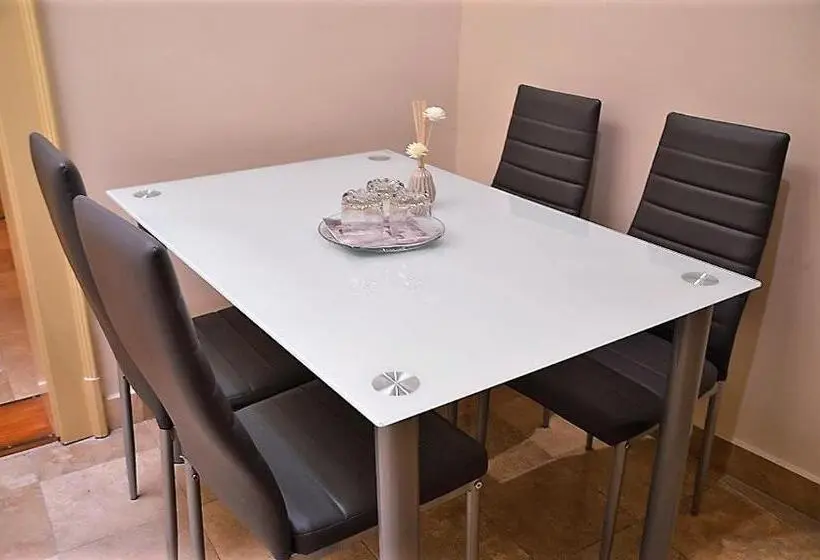 Standard-studio, Downtown Apartments With Shared Kitchen
