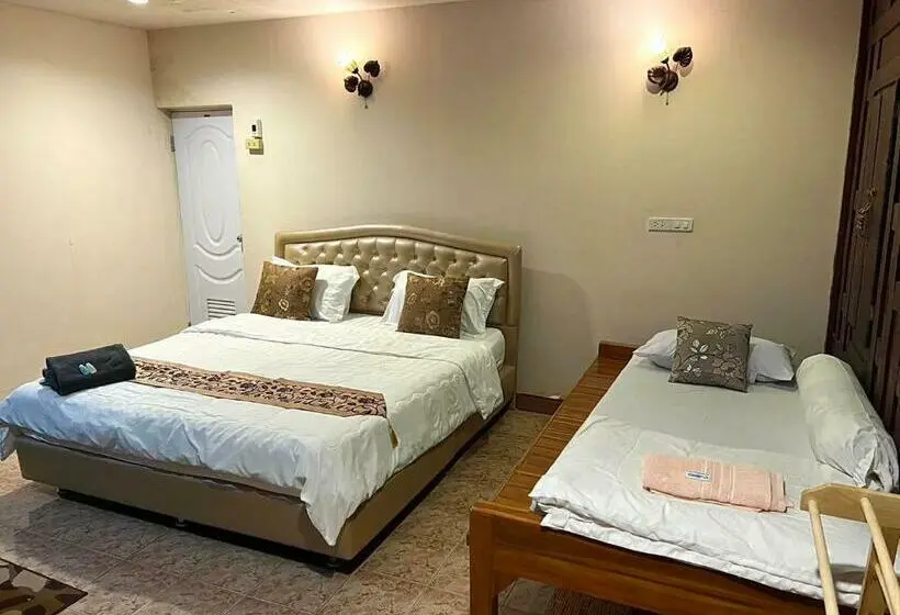 اتاق استاندارد سه نفره, Binlar Guesthouse