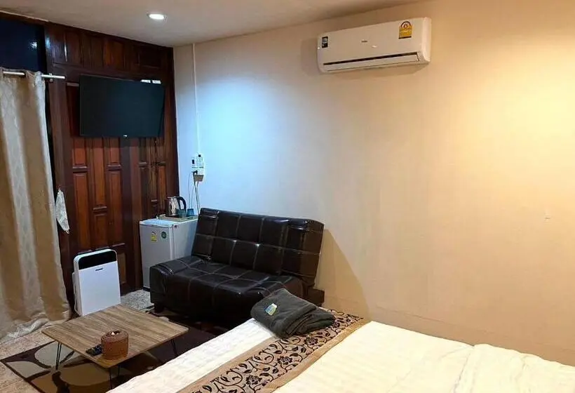 اتاق استاندارد سه نفره, Binlar Guesthouse